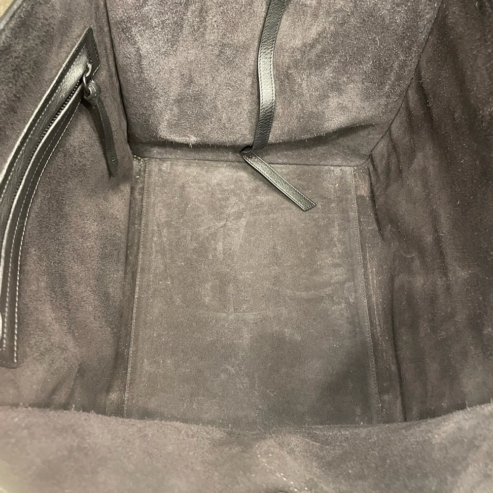 Celine Medium Phantom Luggage Tote in black supple calfskin leather - Picture 3 of 7